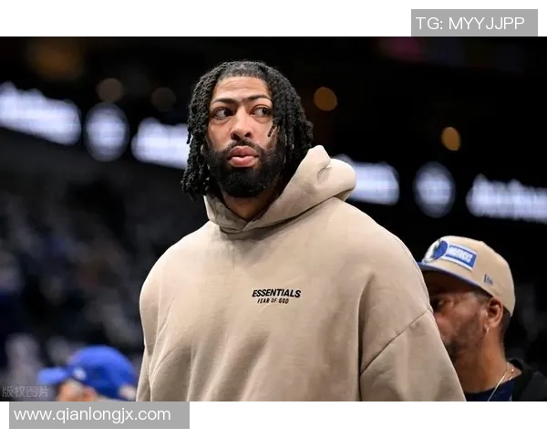 安东尼·戴维斯因左腿酸痛提前离场，独行侠险胜步行者