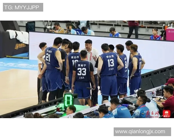 广东男篮大胜浙江小组头名晋级八强